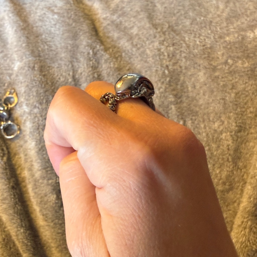 Silver Alien Design Ring - image 3